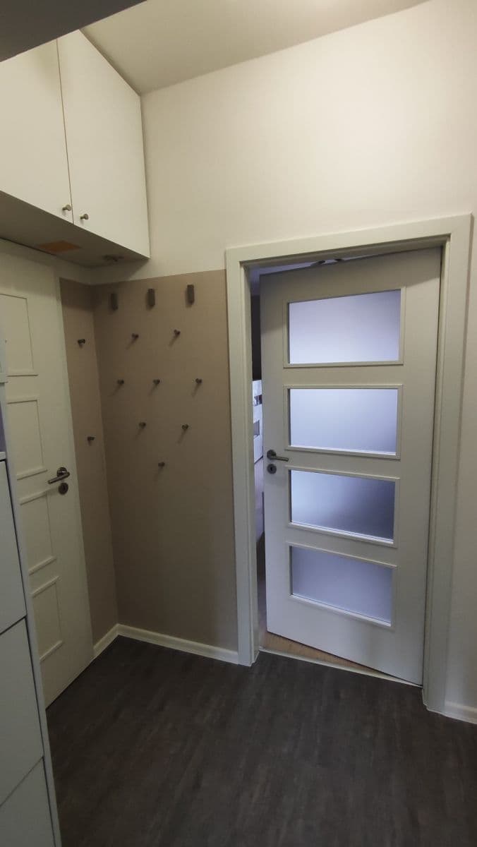 Pronájem bytu 2+1 65 m², Pod Kavalírkou, Praha, Praha Pronájem bytu 2+1 65 m², Pod Kavalírkou, Praha, Praha