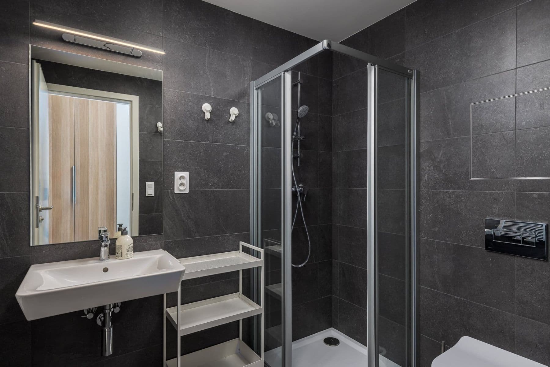 Pronájem bytu 1+kk 36 m², Českobrodská, Praha, Praha Pronájem bytu 1+kk 36 m², Českobrodská, Praha, Praha