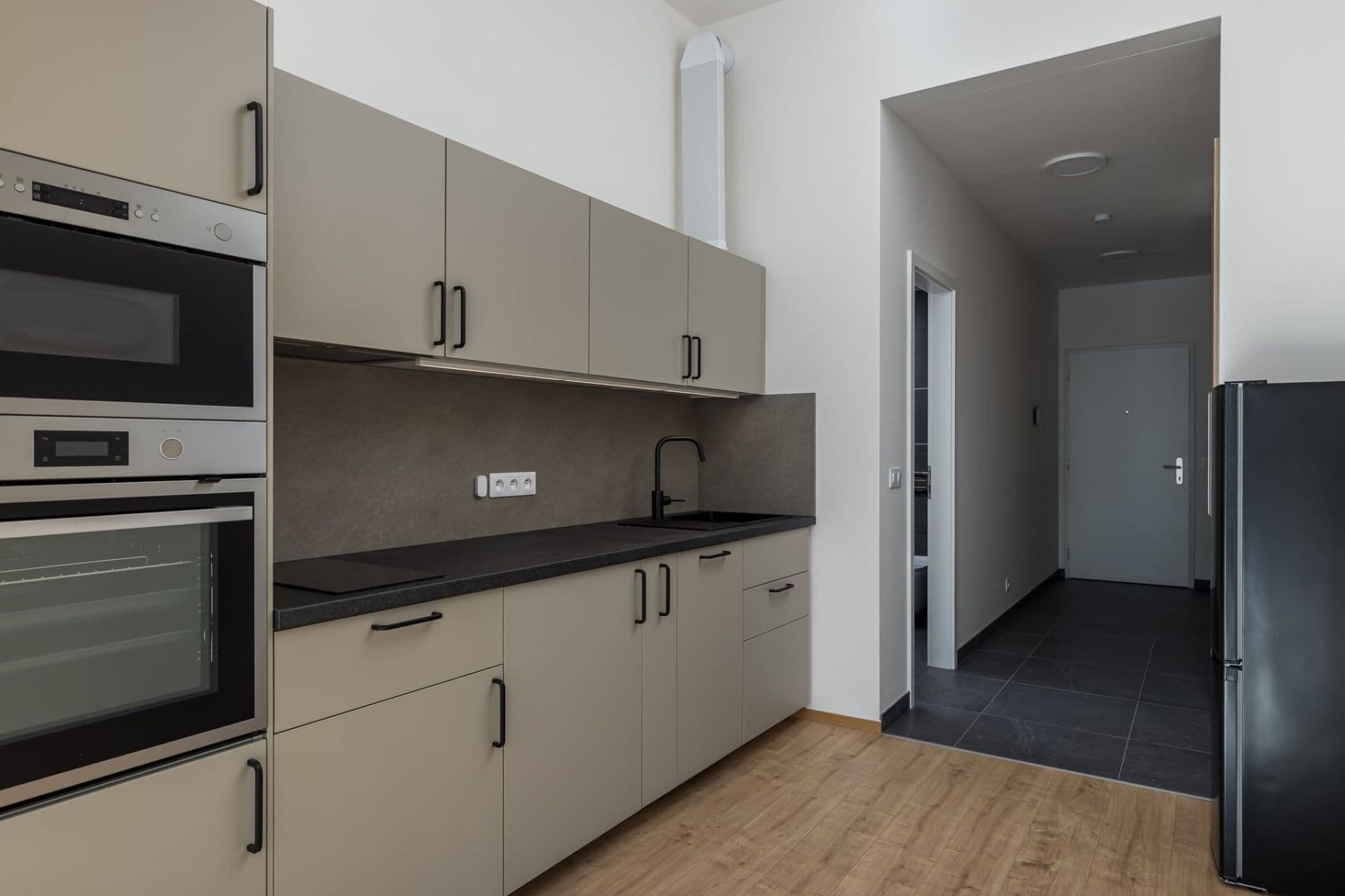 Pronájem bytu 1+kk 36 m², Českobrodská, Praha, Praha Pronájem bytu 1+kk 36 m², Českobrodská, Praha, Praha