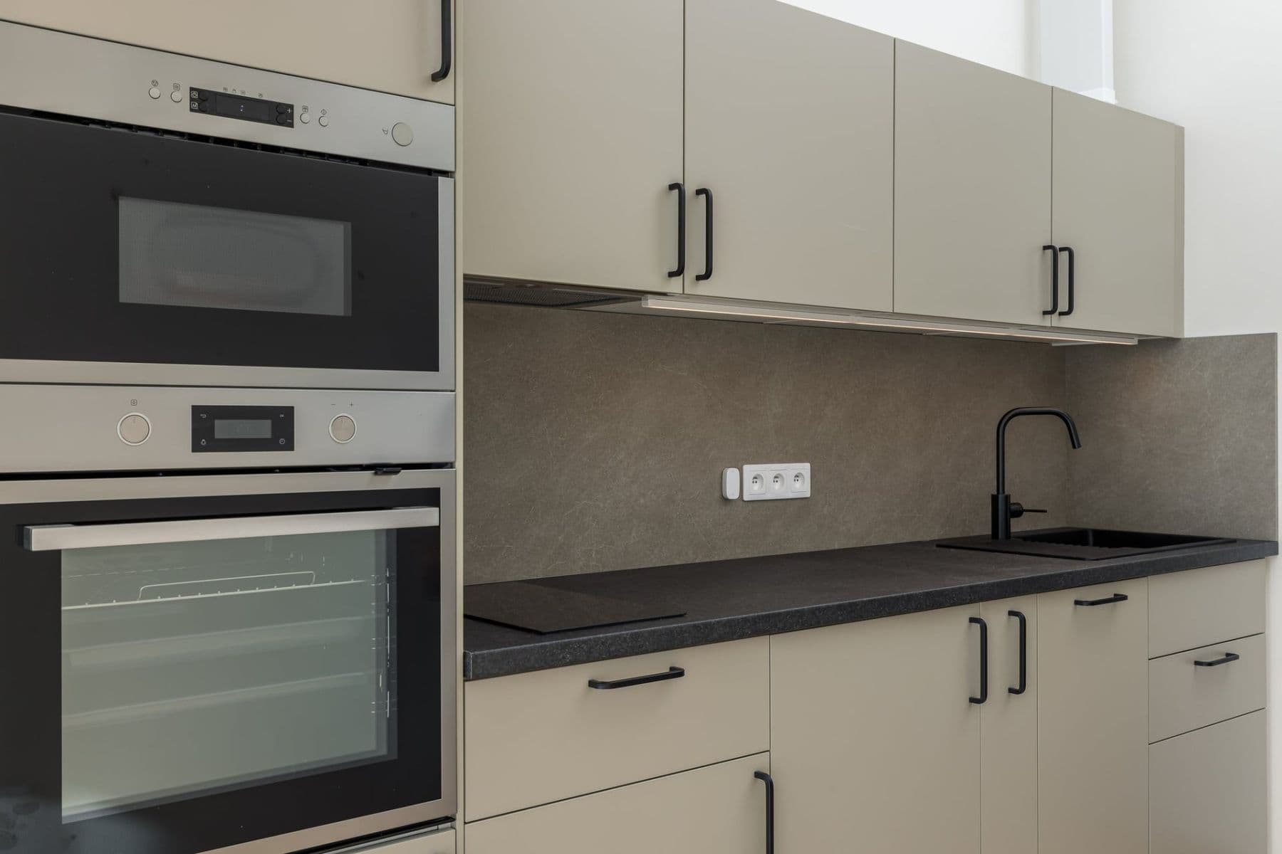 Pronájem bytu 1+kk 36 m², Českobrodská, Praha, Praha Pronájem bytu 1+kk 36 m², Českobrodská, Praha, Praha