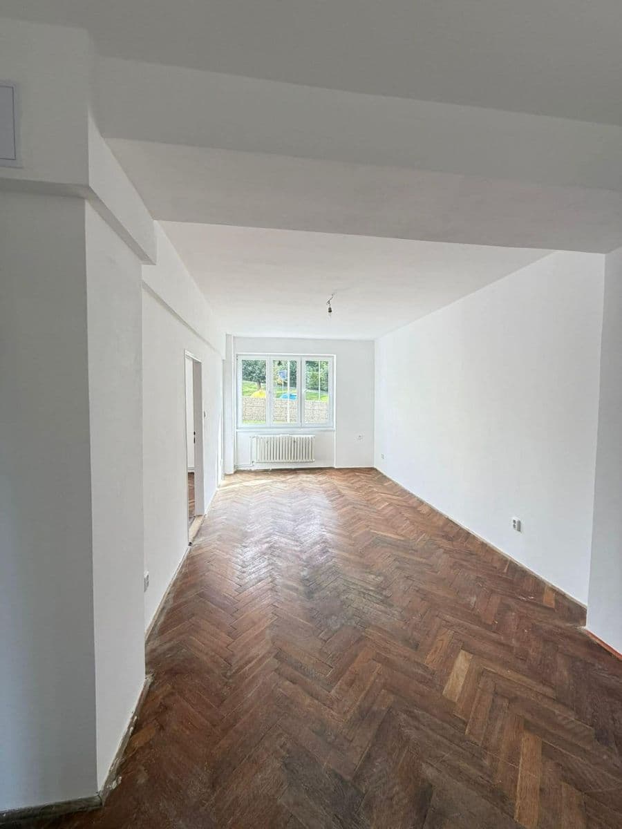 Prodej bytu 4+1 81 m², 5. května, Plesná, Karlovarský kraj Prodej bytu 4+1 81 m², 5. května, Plesná, Karlovarský kraj