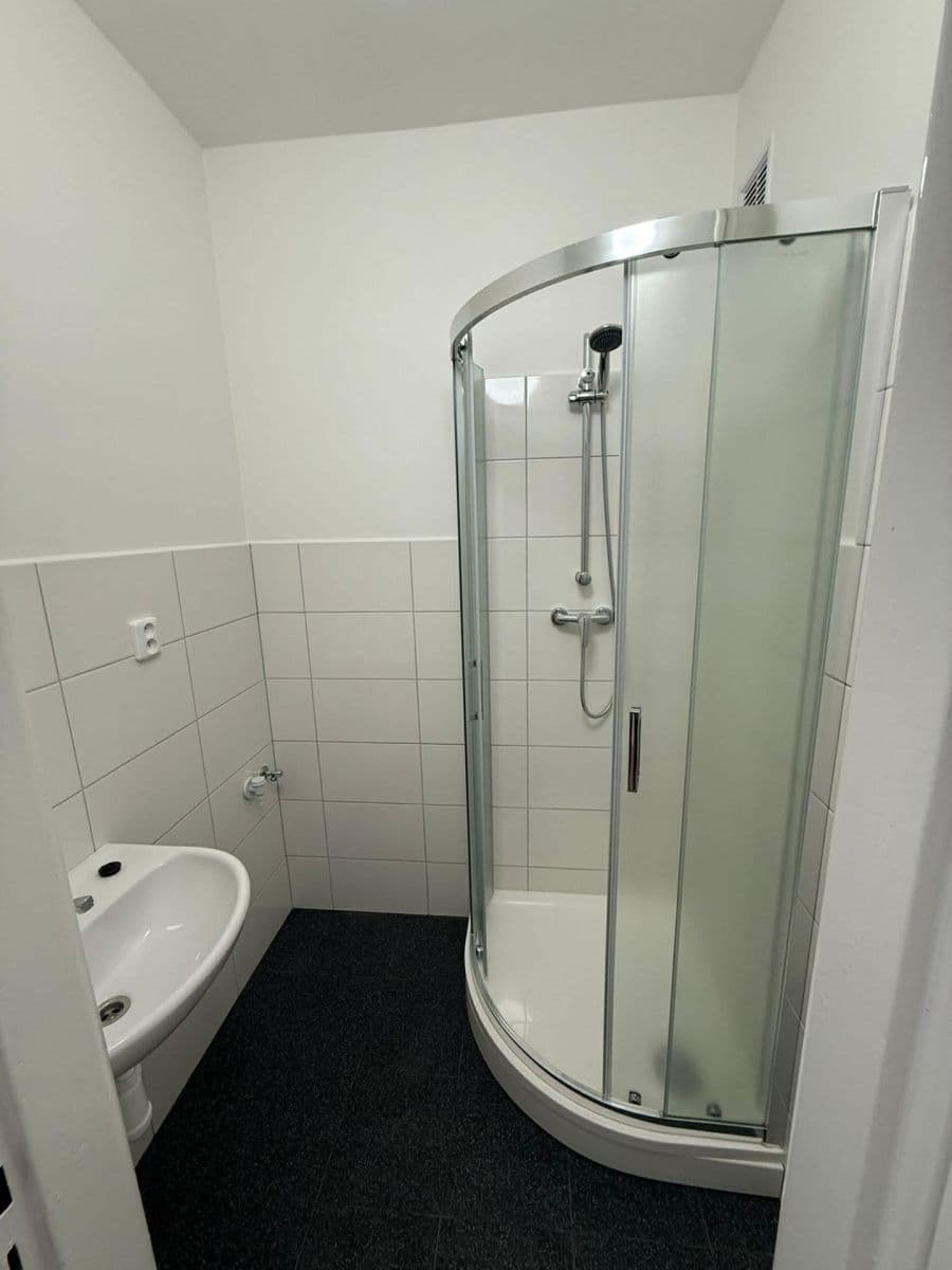 Prodej bytu 4+1 81 m², 5. května, Plesná, Karlovarský kraj Prodej bytu 4+1 81 m², 5. května, Plesná, Karlovarský kraj