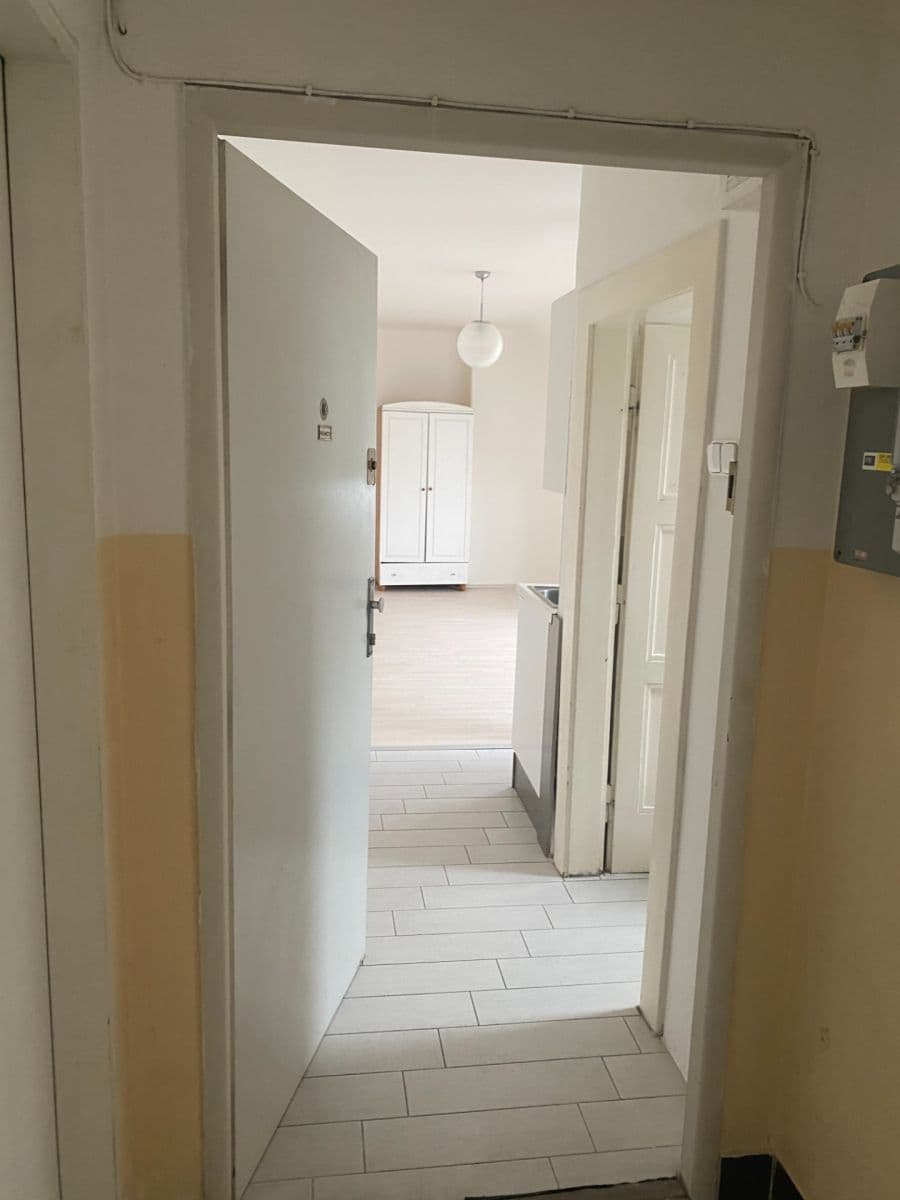 Prodej bytu 1+kk 32 m², M. J. Lermontova, Praha, Praha Prodej bytu 1+kk 32 m², M. J. Lermontova, Praha, Praha