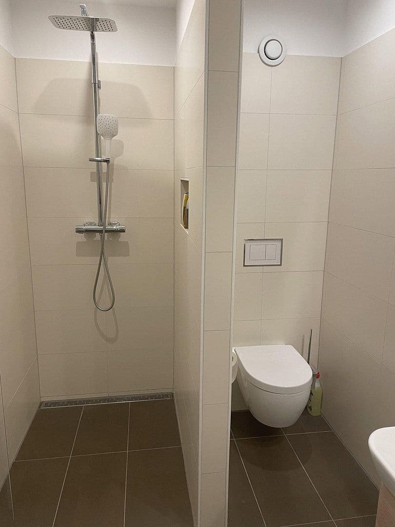 Prodej domu 137 m², pozemek 81 m², Berlin, Berlín Prodej domu 137 m², pozemek 81 m², Berlin, Berlín