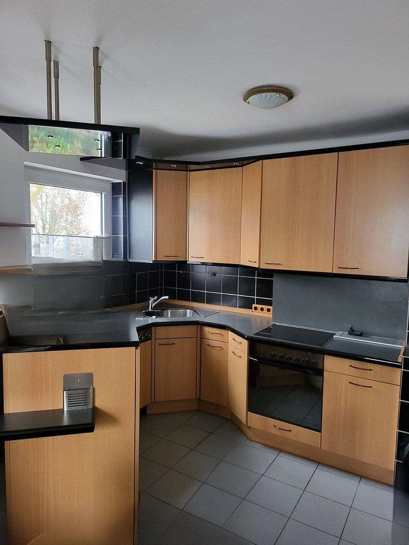 Pronájem bytu 2+1 72 m², Saarbrücken, Země Sársko Pronájem bytu 2+1 72 m², Saarbrücken, Země Sársko