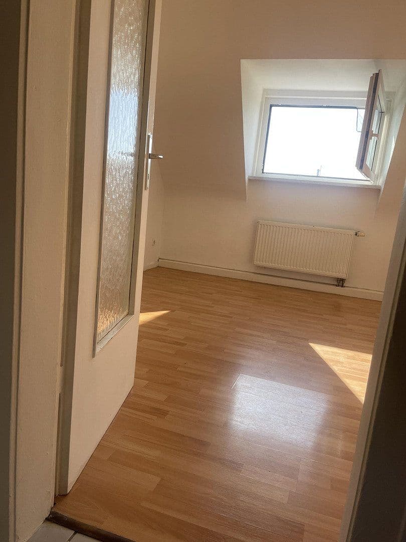Pronájem bytu 3+1 58 m², Rommerskircherstr X, Köln, Severní Porýní-Vestfálsko Pronájem bytu 3+1 58 m², Rommerskircherstr X, Köln, Severní Porýní-Vestfálsko