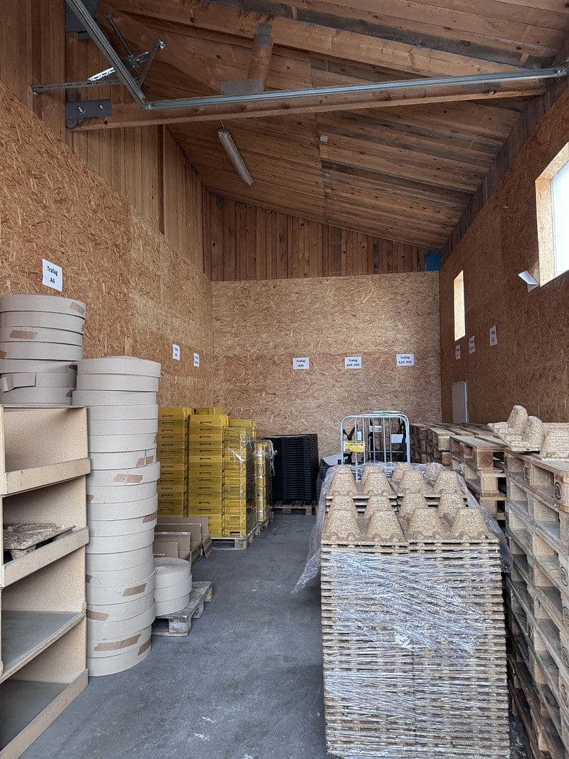 Pronájem nebytového prostoru 2.000 m², Lauterbachstr.15 und 17, Geretsried, Bavorsko Pronájem nebytového prostoru 2.000 m², Lauterbachstr.15 und 17, Geretsried, Bavorsko