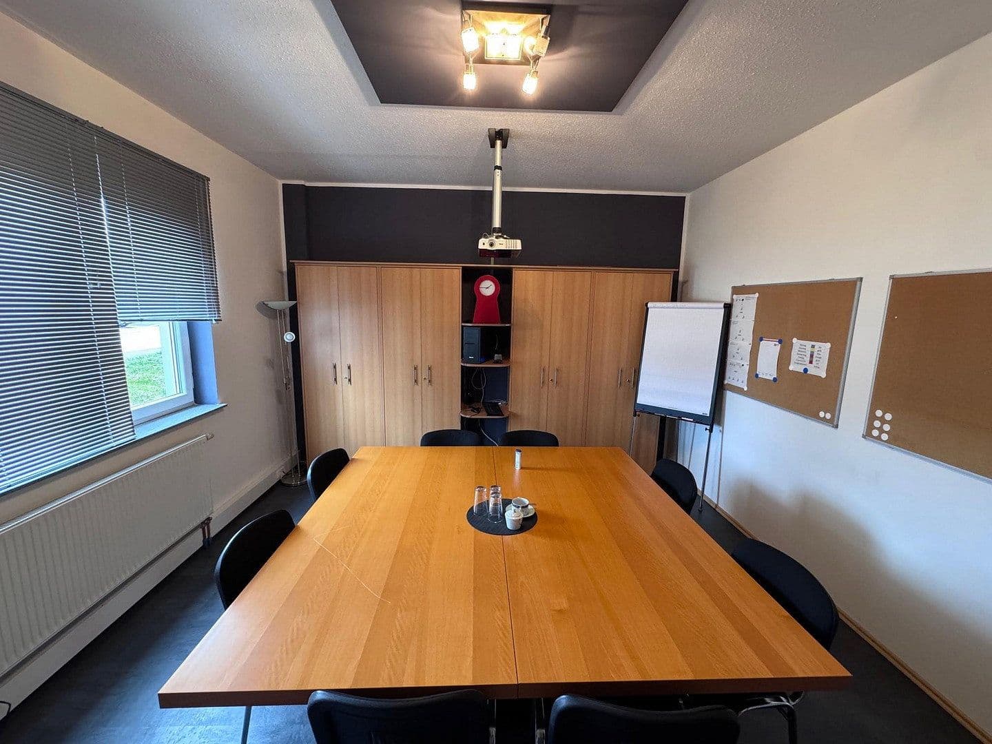 Pronájem nebytového prostoru 2.000 m², Lauterbachstr.15 und 17, Geretsried, Bavorsko Pronájem nebytového prostoru 2.000 m², Lauterbachstr.15 und 17, Geretsried, Bavorsko