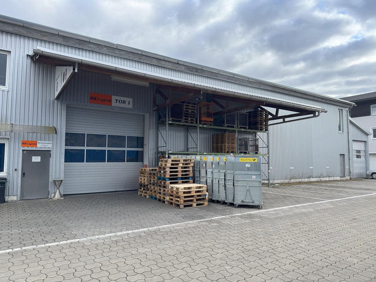 Pronájem nebytového prostoru 2.000 m², Lauterbachstr.15 und 17, Geretsried, Bavorsko Pronájem nebytového prostoru 2.000 m², Lauterbachstr.15 und 17, Geretsried, Bavorsko