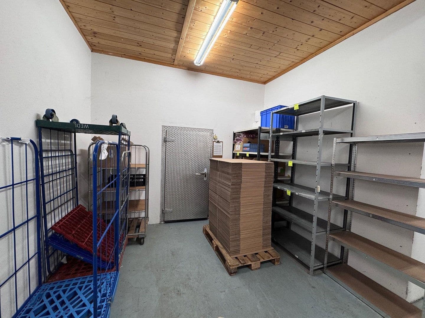 Pronájem nebytového prostoru 2.000 m², Lauterbachstr.15 und 17, Geretsried, Bavorsko Pronájem nebytového prostoru 2.000 m², Lauterbachstr.15 und 17, Geretsried, Bavorsko