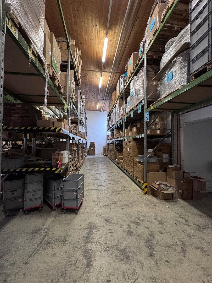 Pronájem nebytového prostoru 2.000 m², Lauterbachstr.15 und 17, Geretsried, Bavorsko Pronájem nebytového prostoru 2.000 m², Lauterbachstr.15 und 17, Geretsried, Bavorsko