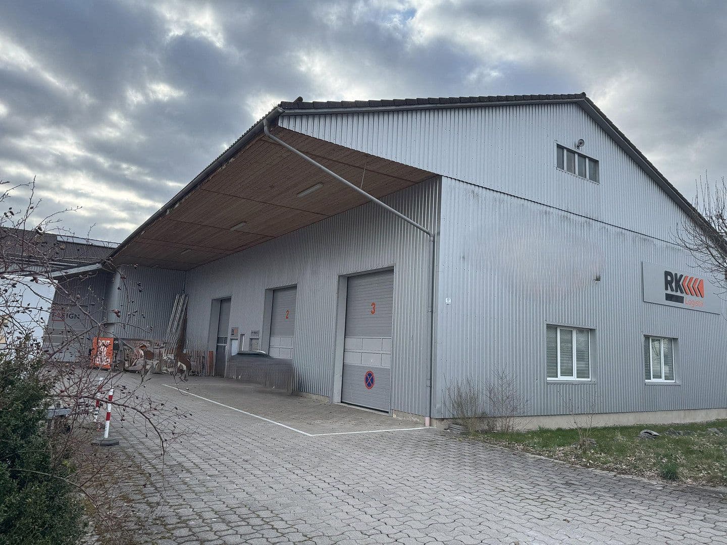 Pronájem nebytového prostoru 2.000 m², Lauterbachstr.15 und 17, Geretsried, Bavorsko Pronájem nebytového prostoru 2.000 m², Lauterbachstr.15 und 17, Geretsried, Bavorsko