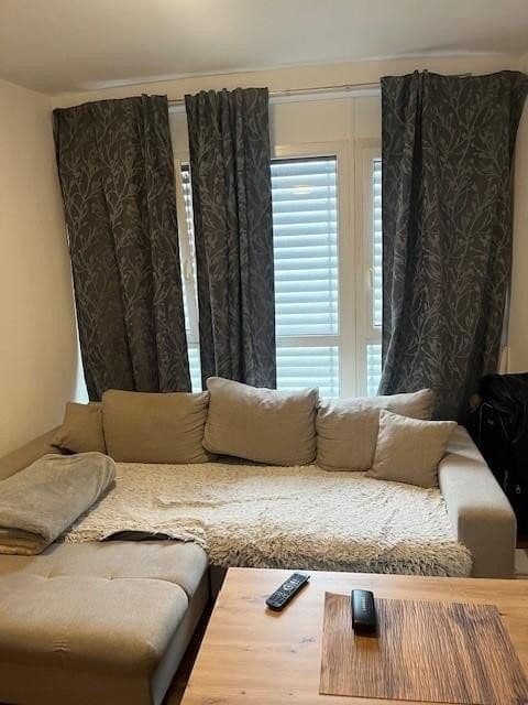 Pronájem bytu 1+1 24 m², Grabbrunnenstraße 6, Esslingen am Neckar, Bádensko-Württembersko Pronájem bytu 1+1 24 m², Grabbrunnenstraße 6, Esslingen am Neckar, Bádensko-Württembersko