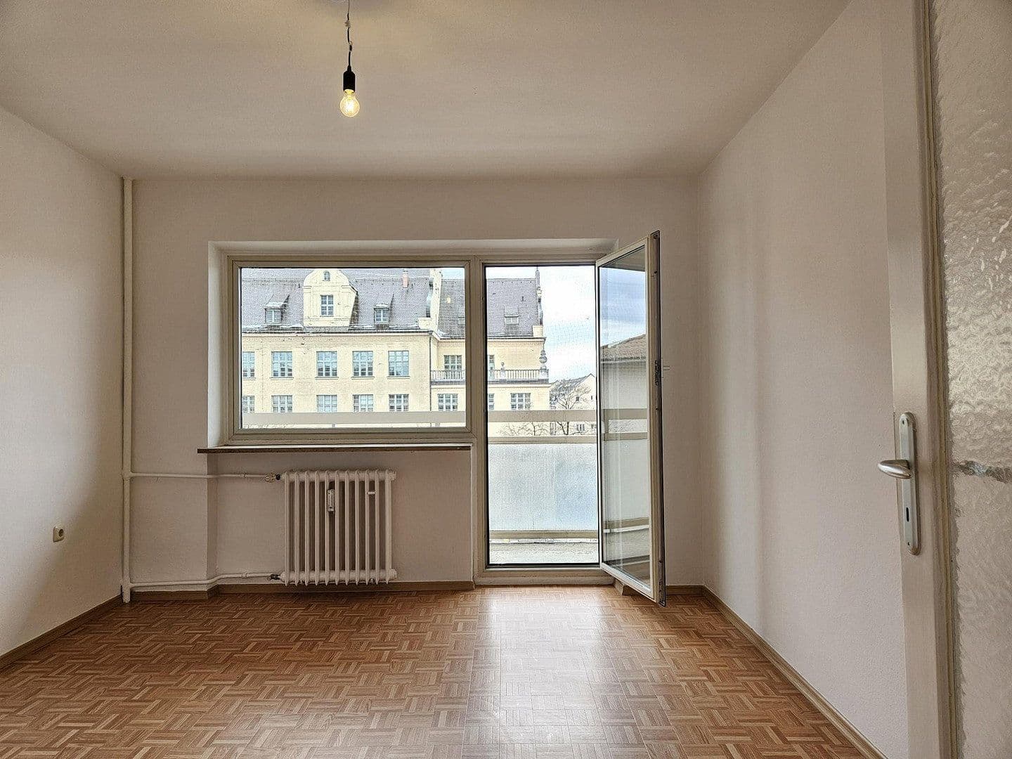 Pronájem bytu 2+1 68 m², Agnes-Bernauer-Straße 73, München, Bavorsko Pronájem bytu 2+1 68 m², Agnes-Bernauer-Straße 73, München, Bavorsko
