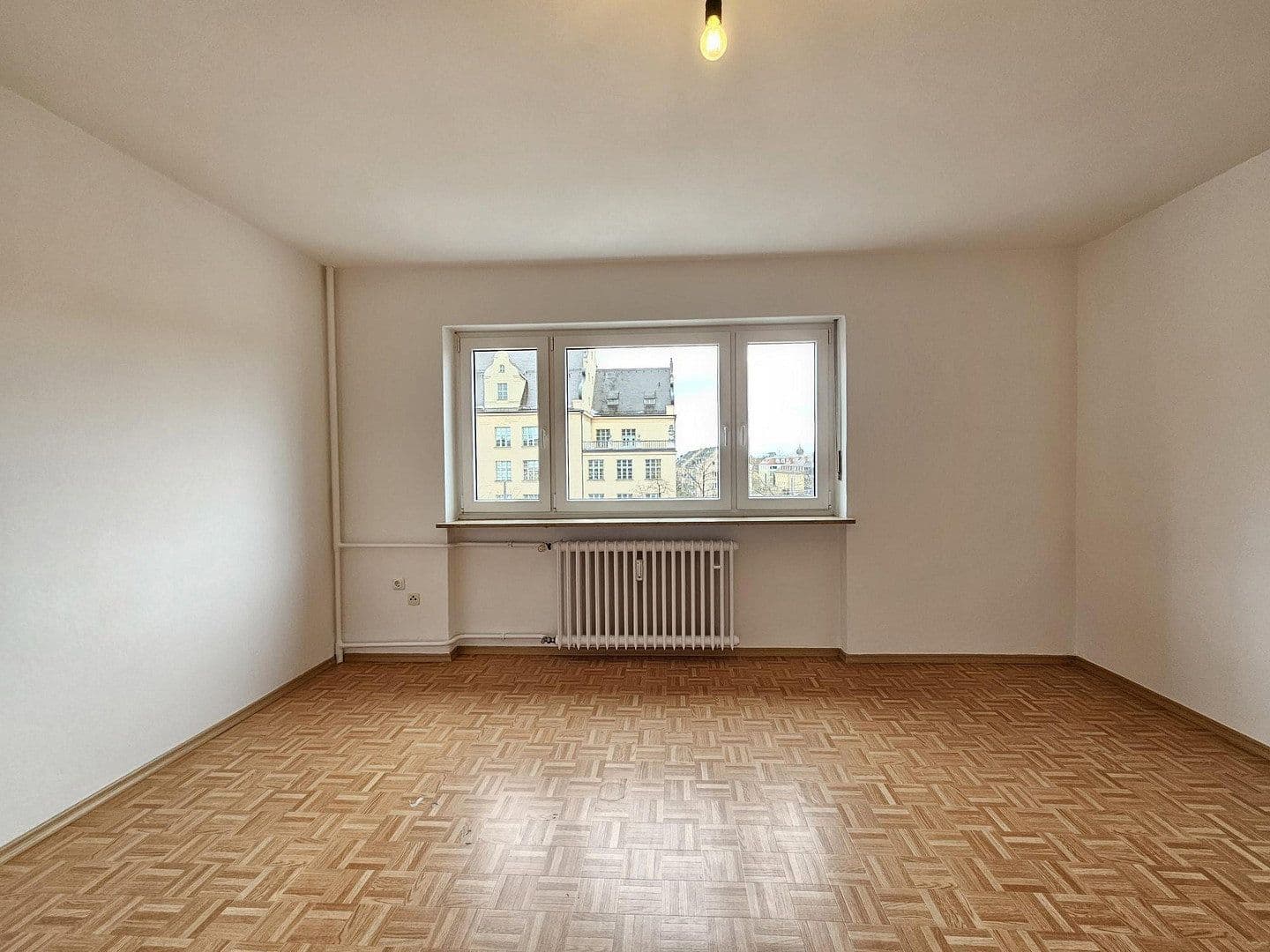Pronájem bytu 2+1 68 m², Agnes-Bernauer-Straße 73, München, Bavorsko Pronájem bytu 2+1 68 m², Agnes-Bernauer-Straße 73, München, Bavorsko