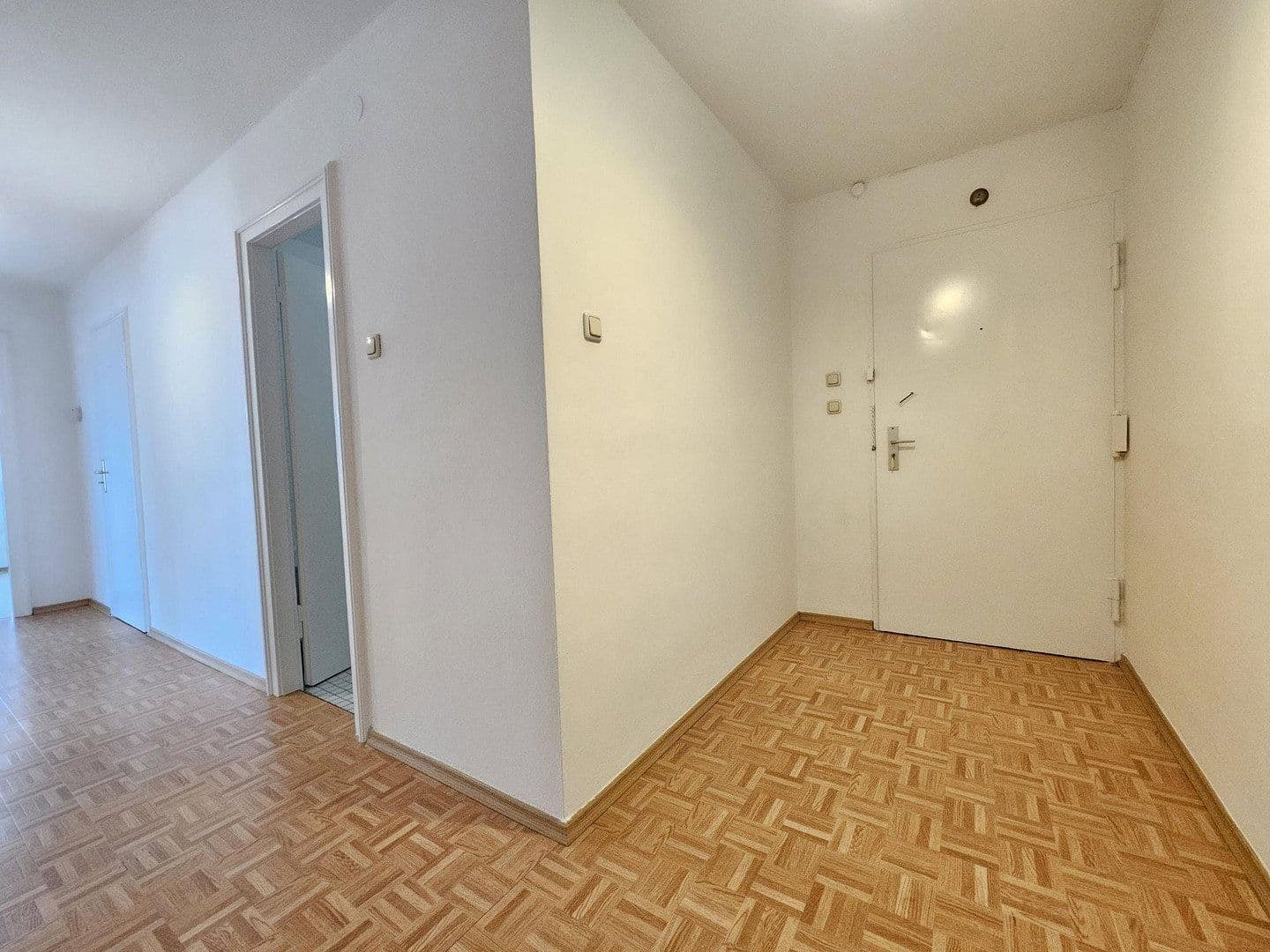 Pronájem bytu 2+1 68 m², Agnes-Bernauer-Straße 73, München, Bavorsko Pronájem bytu 2+1 68 m², Agnes-Bernauer-Straße 73, München, Bavorsko