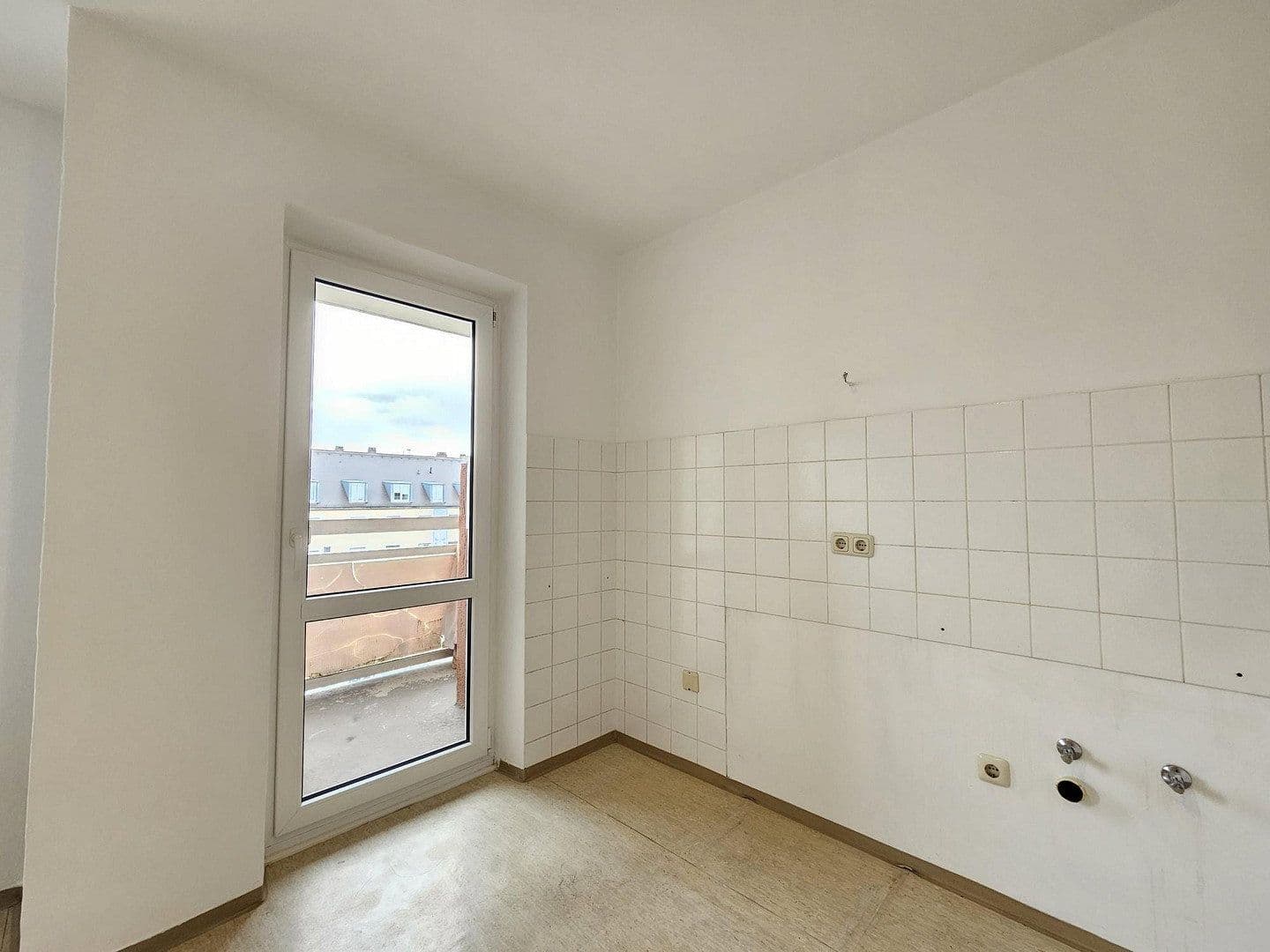 Pronájem bytu 2+1 68 m², Agnes-Bernauer-Straße 73, München, Bavorsko Pronájem bytu 2+1 68 m², Agnes-Bernauer-Straße 73, München, Bavorsko