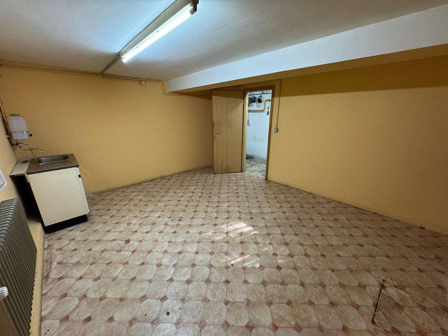 Pronájem nebytového prostoru 750 m², Solingen, Severní Porýní-Vestfálsko Pronájem nebytového prostoru 750 m², Solingen, Severní Porýní-Vestfálsko