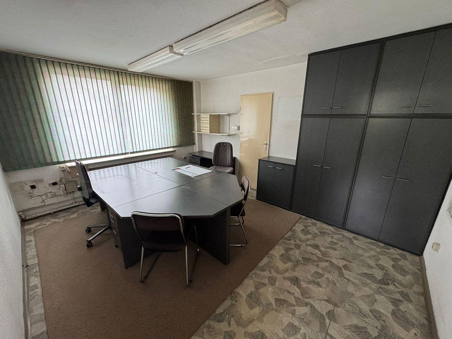 Pronájem nebytového prostoru 750 m², Solingen, Severní Porýní-Vestfálsko Pronájem nebytového prostoru 750 m², Solingen, Severní Porýní-Vestfálsko