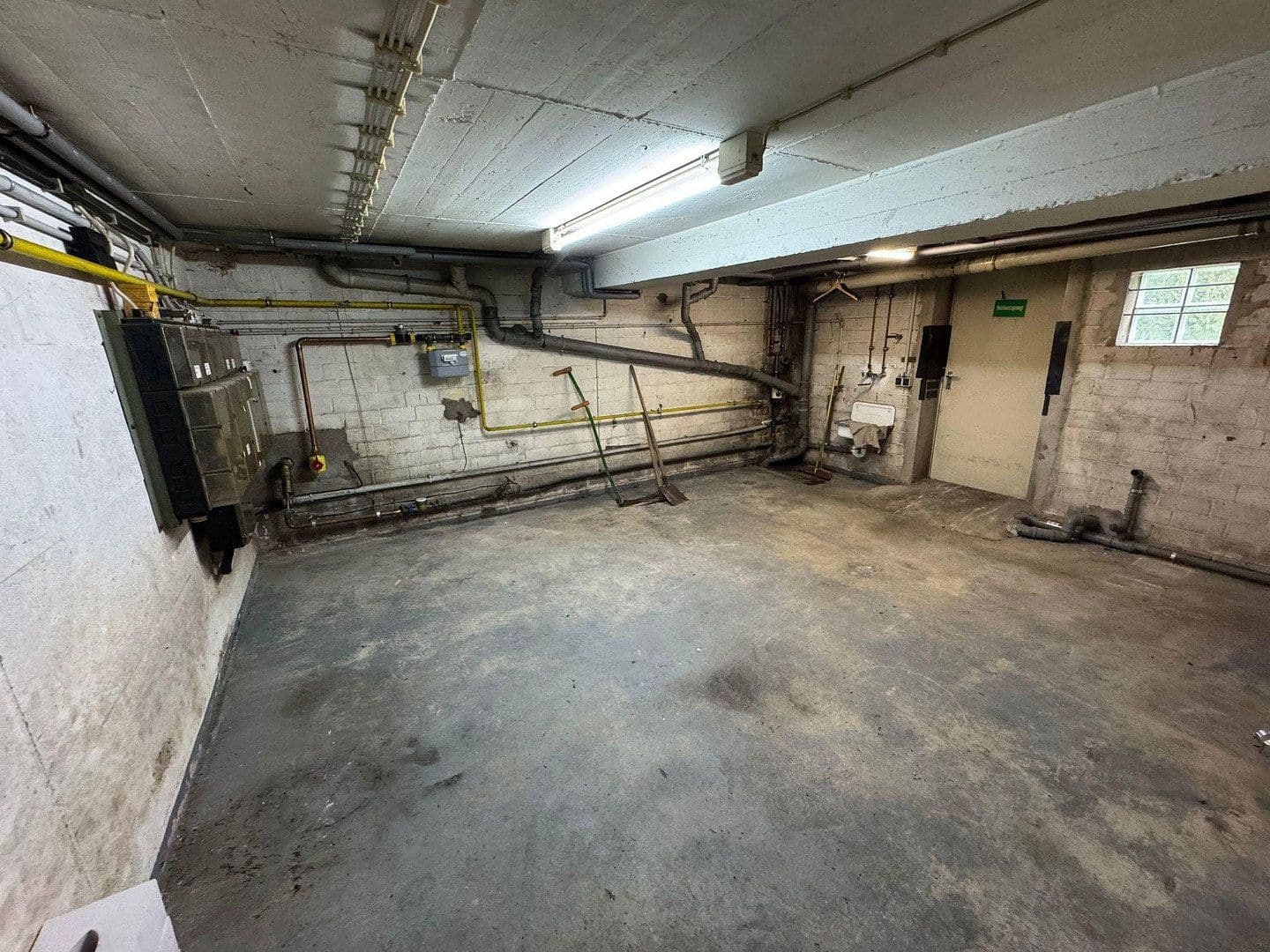 Pronájem nebytového prostoru 750 m², Solingen, Severní Porýní-Vestfálsko Pronájem nebytového prostoru 750 m², Solingen, Severní Porýní-Vestfálsko