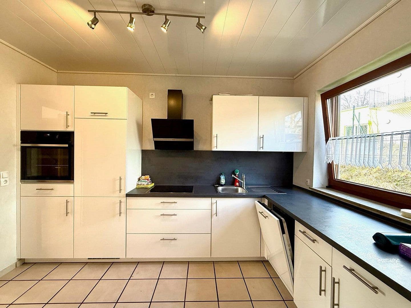 Prodej domu 130 m², pozemek 372 m², Burbach, Severní Porýní-Vestfálsko Prodej domu 130 m², pozemek 372 m², Burbach, Severní Porýní-Vestfálsko