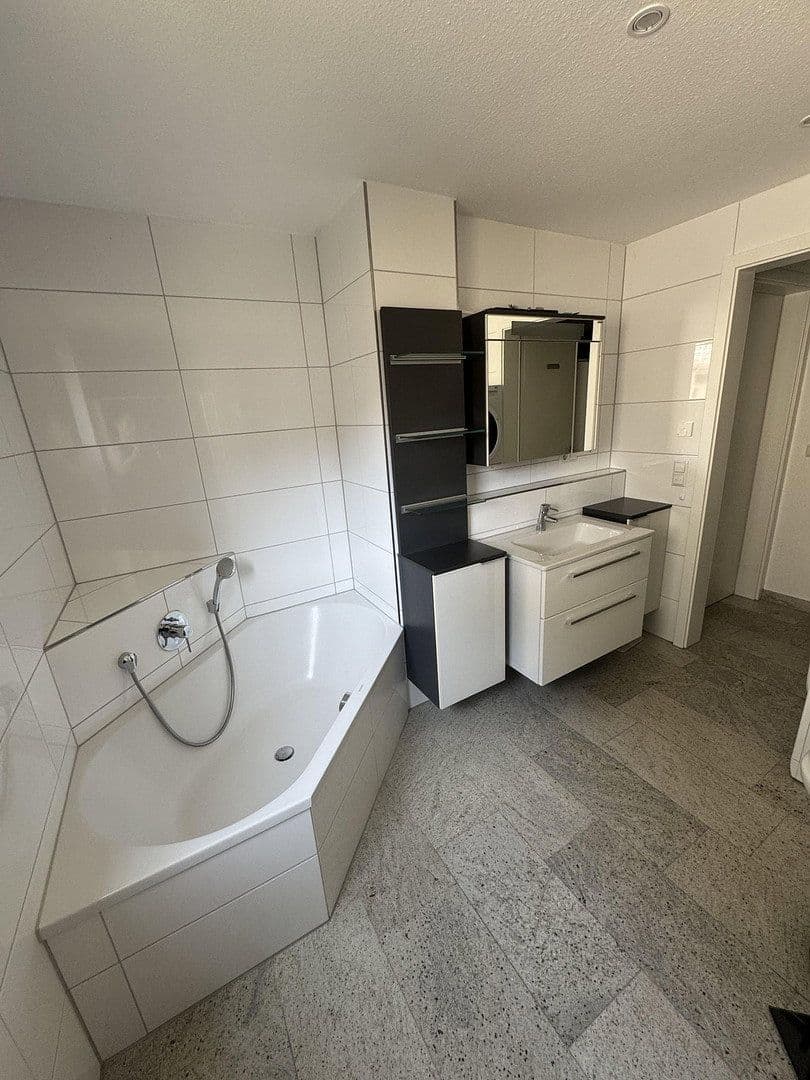 Prodej bytu 4+1 106 m², Bergseestraße 41, Sinzheim, Bádensko-Württembersko Prodej bytu 4+1 106 m², Bergseestraße 41, Sinzheim, Bádensko-Württembersko