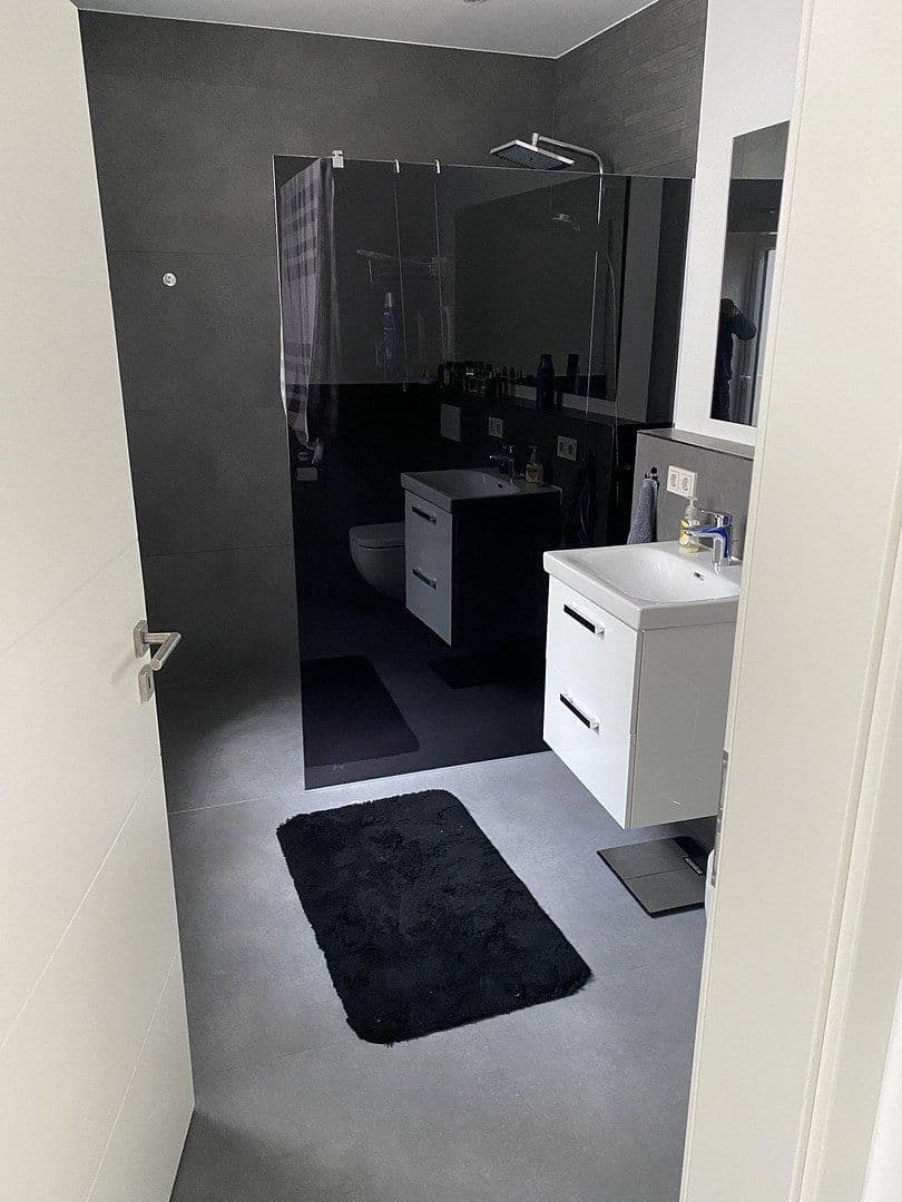 Prodej domu 176 m², pozemek 78 m², Köln, Severní Porýní-Vestfálsko Prodej domu 176 m², pozemek 78 m², Köln, Severní Porýní-Vestfálsko