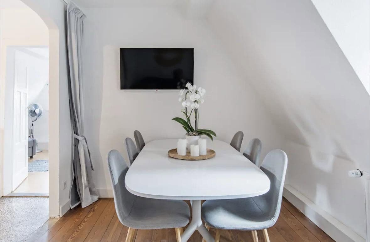 Pronájem bytu 3+1 70 m², Burgsteige 4, Tübingen, Bádensko-Württembersko Pronájem bytu 3+1 70 m², Burgsteige 4, Tübingen, Bádensko-Württembersko