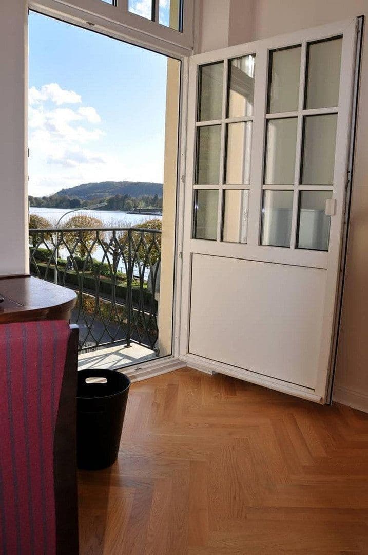 Pronájem bytu 3+1 85 m², Hauptstr. 561, Königswinter, Severní Porýní-Vestfálsko Pronájem bytu 3+1 85 m², Hauptstr. 561, Königswinter, Severní Porýní-Vestfálsko