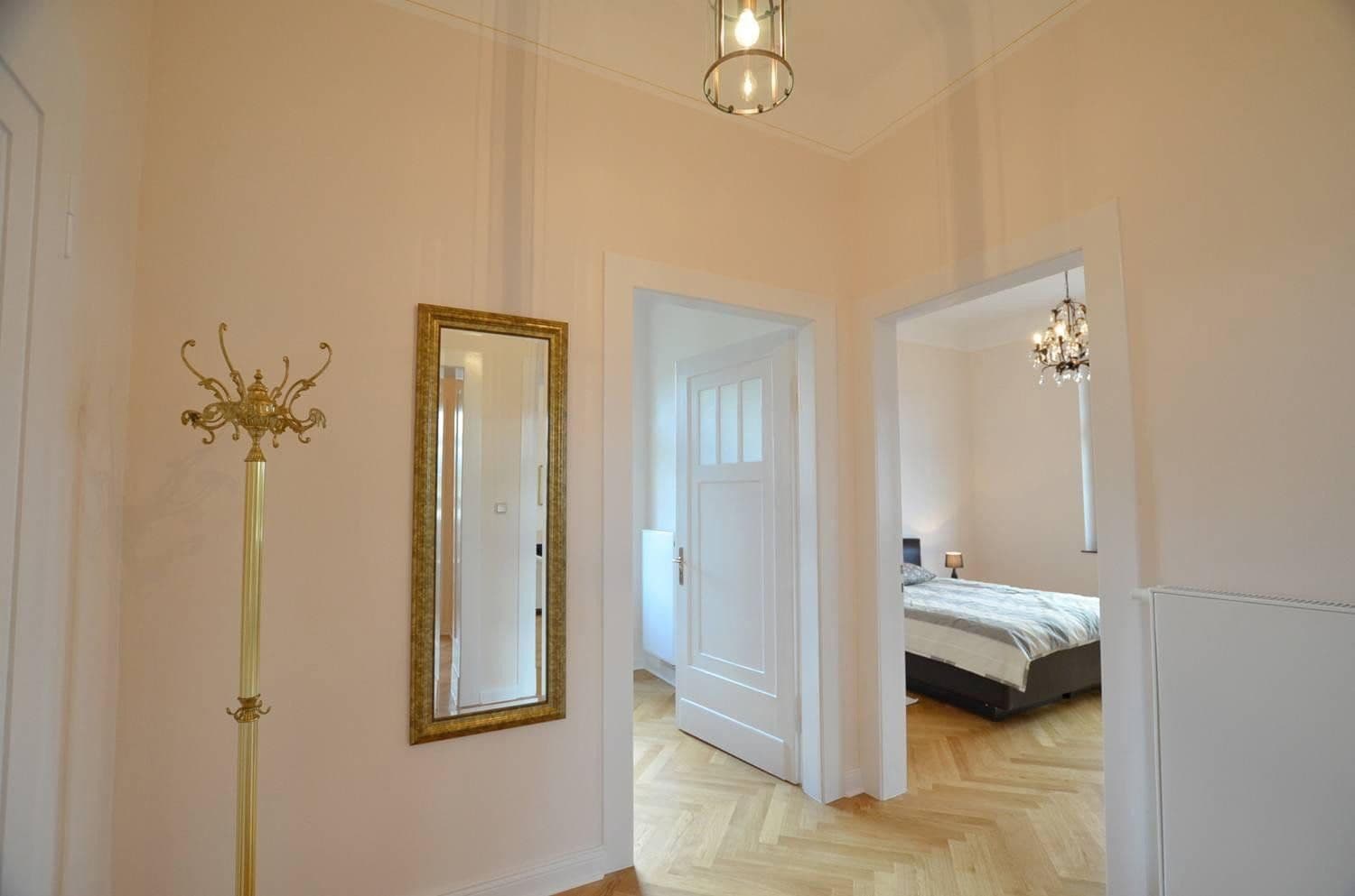 Pronájem bytu 3+1 85 m², Hauptstr. 561, Königswinter, Severní Porýní-Vestfálsko Pronájem bytu 3+1 85 m², Hauptstr. 561, Königswinter, Severní Porýní-Vestfálsko