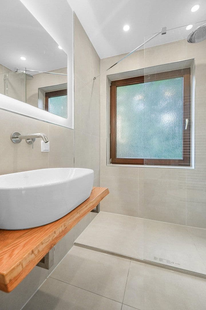 Pronájem bytu 3+1 66 m², Bremen, Bremen Pronájem bytu 3+1 66 m², Bremen, Bremen