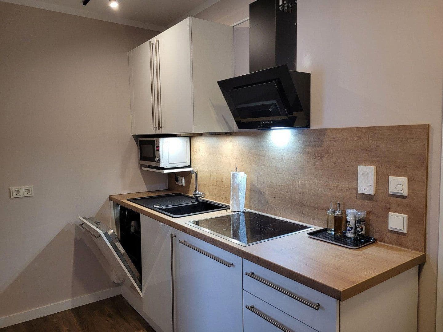 Pronájem bytu 1+1 30 m², Querstr. 2, Mörfelden-Walldorf, Hessen Pronájem bytu 1+1 30 m², Querstr. 2, Mörfelden-Walldorf, Hessen