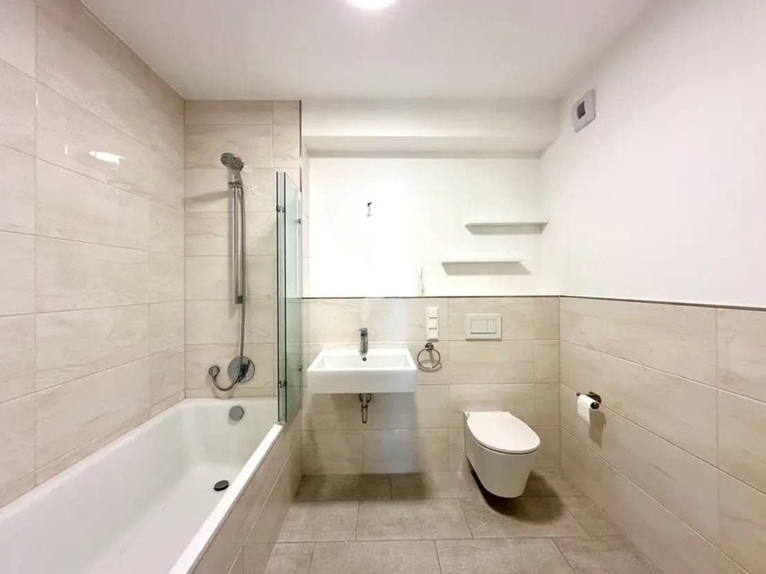 Pronájem bytu 3+1 92 m², Hafenstraße 27, Bingen am Rhein, Porýní-Falc Pronájem bytu 3+1 92 m², Hafenstraße 27, Bingen am Rhein, Porýní-Falc