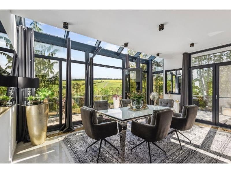 Prodej domu 447 m², pozemek 1.111 m², Siegfriedstraße 10, Taunusstein, Hessen Prodej domu 447 m², pozemek 1.111 m², Siegfriedstraße 10, Taunusstein, Hessen