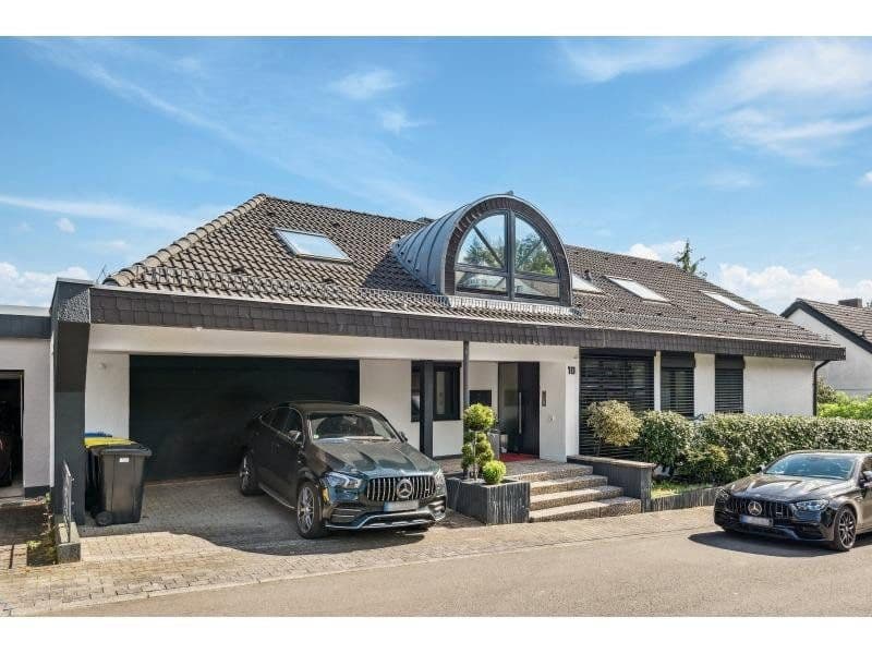 Prodej domu 447 m², pozemek 1.111 m², Siegfriedstraße 10, Taunusstein, Hessen Prodej domu 447 m², pozemek 1.111 m², Siegfriedstraße 10, Taunusstein, Hessen