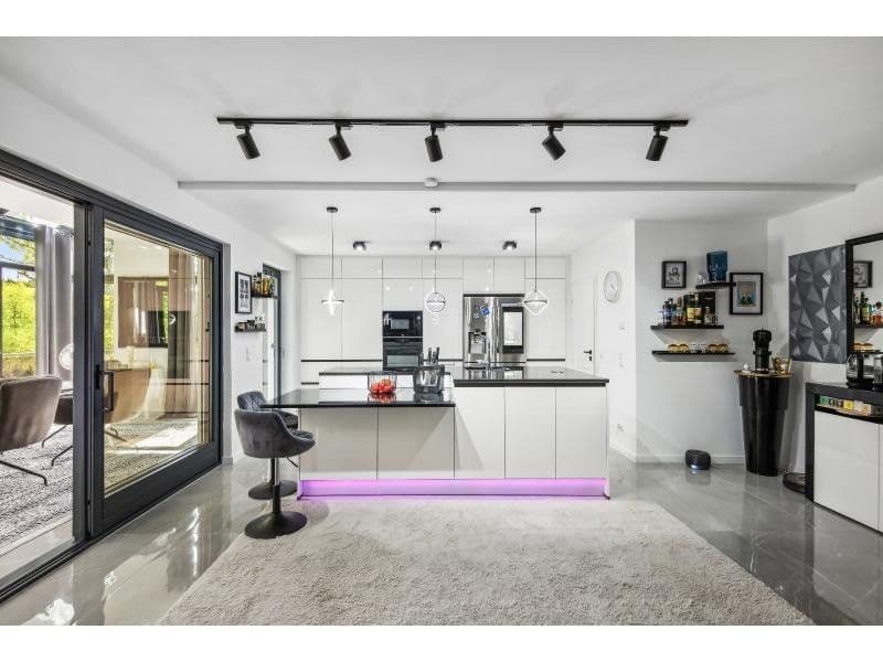 Prodej domu 447 m², pozemek 1.111 m², Siegfriedstraße 10, Taunusstein, Hessen Prodej domu 447 m², pozemek 1.111 m², Siegfriedstraße 10, Taunusstein, Hessen