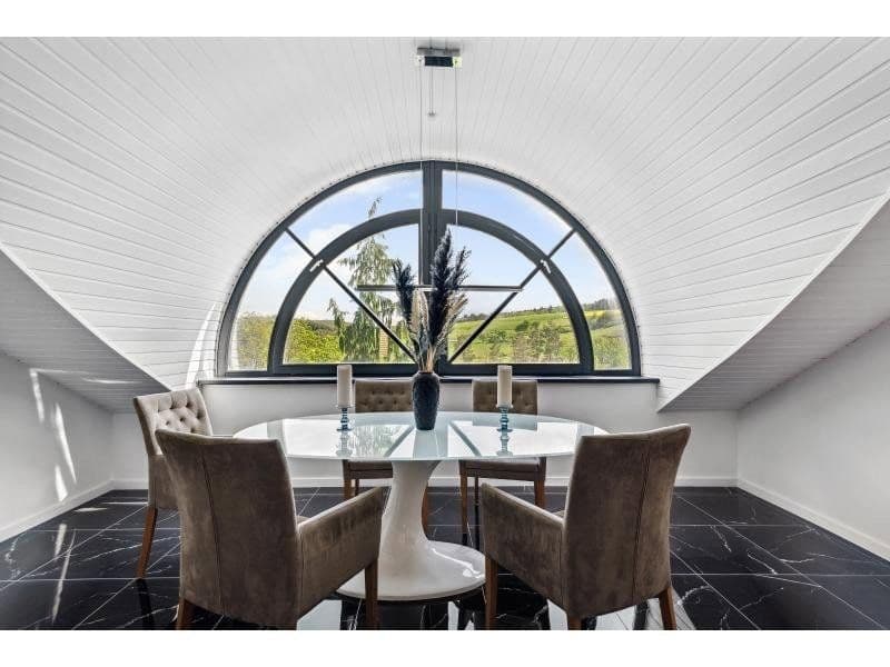 Prodej domu 447 m², pozemek 1.111 m², Siegfriedstraße 10, Taunusstein, Hessen Prodej domu 447 m², pozemek 1.111 m², Siegfriedstraße 10, Taunusstein, Hessen