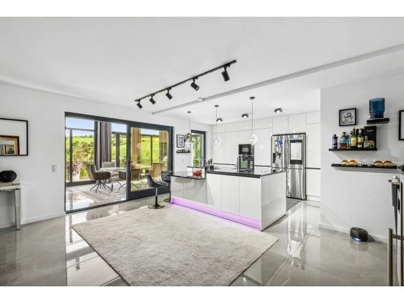 Prodej domu 447 m², pozemek 1.111 m², Siegfriedstraße 10, Taunusstein, Hessen Prodej domu 447 m², pozemek 1.111 m², Siegfriedstraße 10, Taunusstein, Hessen