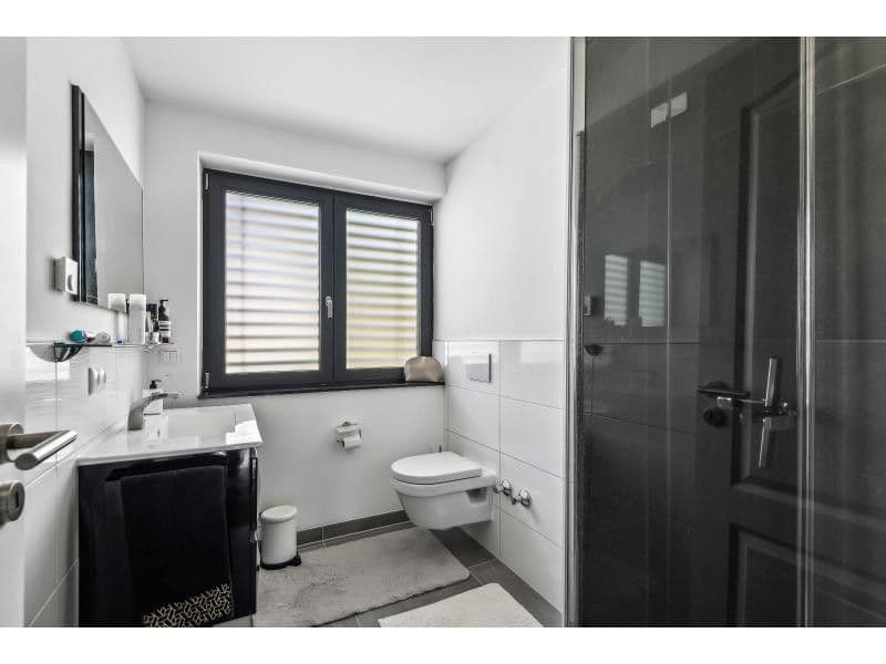 Prodej domu 447 m², pozemek 1.111 m², Siegfriedstraße 10, Taunusstein, Hessen Prodej domu 447 m², pozemek 1.111 m², Siegfriedstraße 10, Taunusstein, Hessen