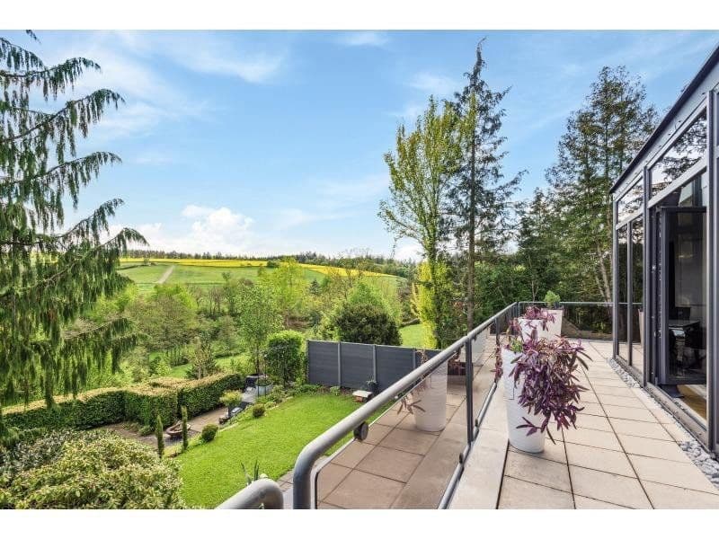 Prodej domu 447 m², pozemek 1.111 m², Siegfriedstraße 10, Taunusstein, Hessen Prodej domu 447 m², pozemek 1.111 m², Siegfriedstraße 10, Taunusstein, Hessen