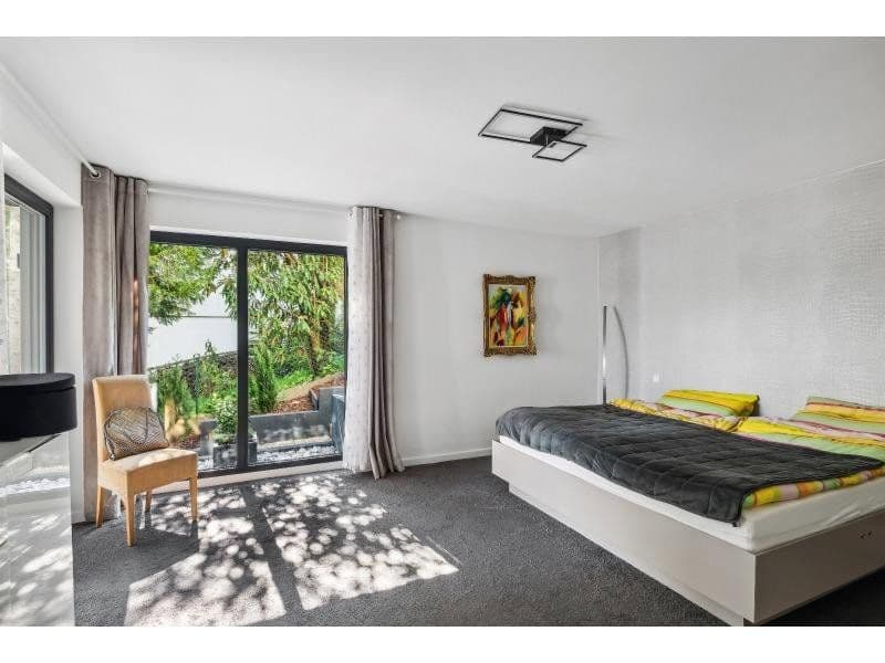 Prodej domu 447 m², pozemek 1.111 m², Siegfriedstraße 10, Taunusstein, Hessen Prodej domu 447 m², pozemek 1.111 m², Siegfriedstraße 10, Taunusstein, Hessen