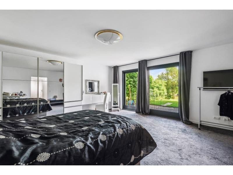 Prodej domu 447 m², pozemek 1.111 m², Siegfriedstraße 10, Taunusstein, Hessen Prodej domu 447 m², pozemek 1.111 m², Siegfriedstraße 10, Taunusstein, Hessen