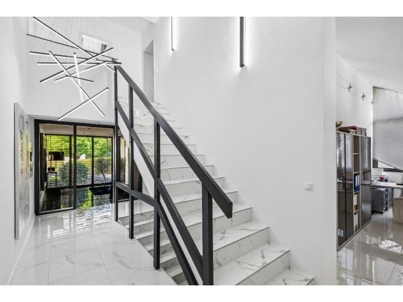 Prodej domu 447 m², pozemek 1.111 m², Siegfriedstraße 10, Taunusstein, Hessen Prodej domu 447 m², pozemek 1.111 m², Siegfriedstraße 10, Taunusstein, Hessen