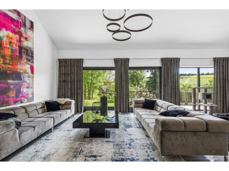 Prodej domu 447 m², pozemek 1.111 m², Siegfriedstraße 10, Taunusstein, Hessen Prodej domu 447 m², pozemek 1.111 m², Siegfriedstraße 10, Taunusstein, Hessen