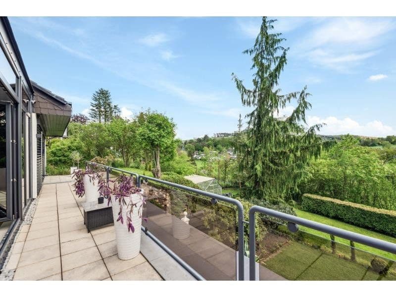 Prodej domu 447 m², pozemek 1.111 m², Siegfriedstraße 10, Taunusstein, Hessen Prodej domu 447 m², pozemek 1.111 m², Siegfriedstraße 10, Taunusstein, Hessen