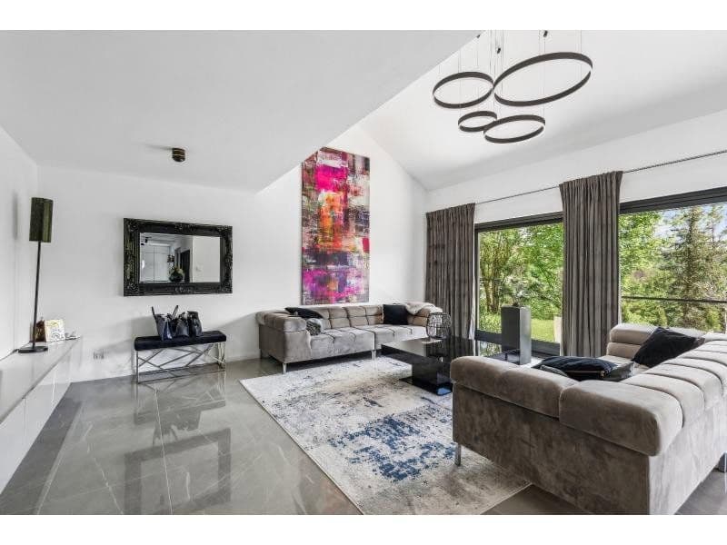 Prodej domu 447 m², pozemek 1.111 m², Siegfriedstraße 10, Taunusstein, Hessen Prodej domu 447 m², pozemek 1.111 m², Siegfriedstraße 10, Taunusstein, Hessen