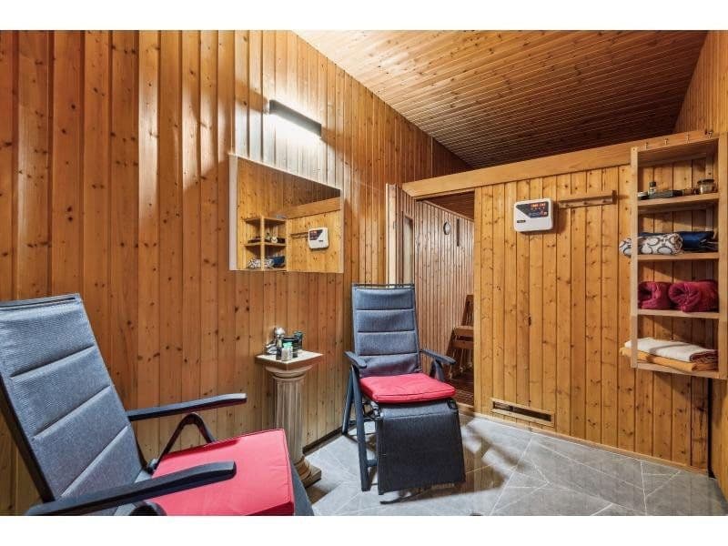 Prodej domu 447 m², pozemek 1.111 m², Siegfriedstraße 10, Taunusstein, Hessen Prodej domu 447 m², pozemek 1.111 m², Siegfriedstraße 10, Taunusstein, Hessen