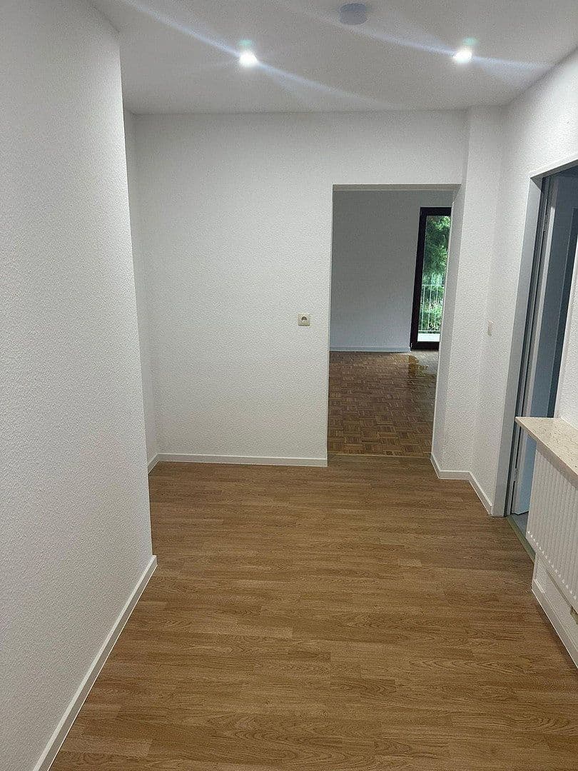 Pronájem bytu 2+1 65 m², Falltorstr. 2, Bruchköbel, Hessen Pronájem bytu 2+1 65 m², Falltorstr. 2, Bruchköbel, Hessen