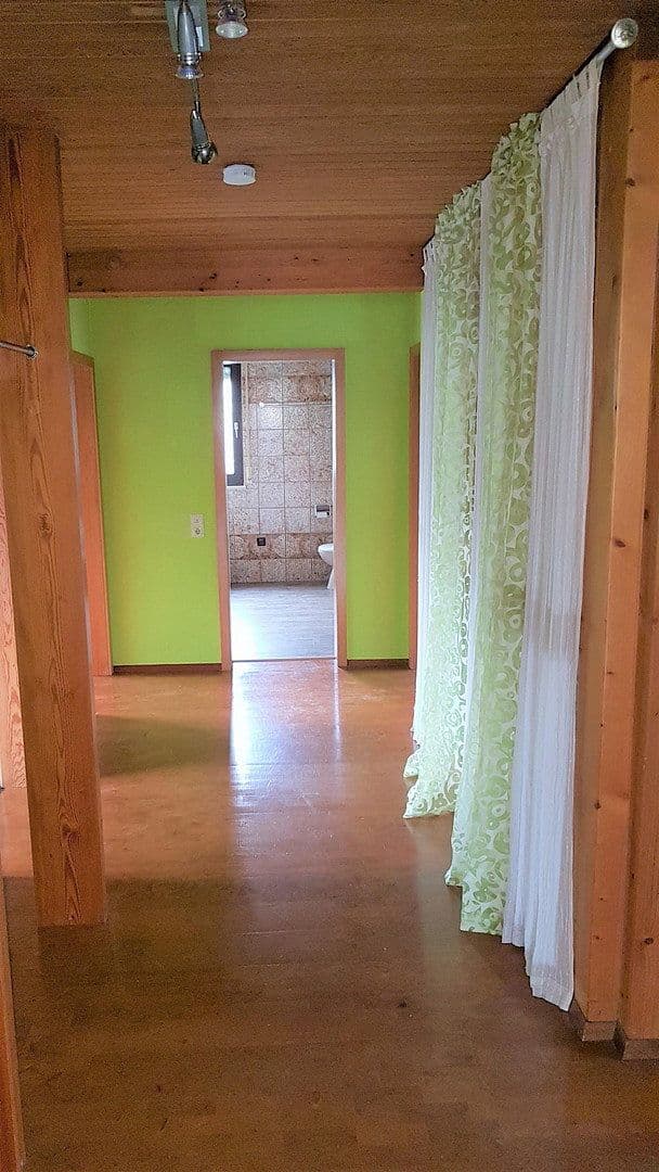 Pronájem bytu 4+kk 150 m², Grabenstr.13, Heimsheim, Bádensko-Württembersko Pronájem bytu 4+kk 150 m², Grabenstr.13, Heimsheim, Bádensko-Württembersko