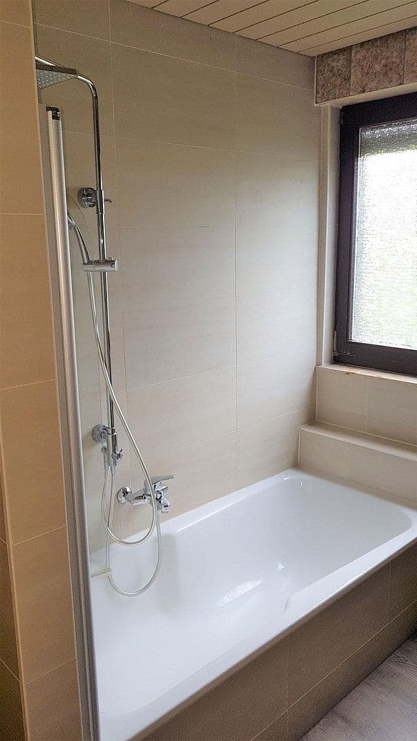 Pronájem bytu 4+kk 150 m², Grabenstr.13, Heimsheim, Bádensko-Württembersko Pronájem bytu 4+kk 150 m², Grabenstr.13, Heimsheim, Bádensko-Württembersko